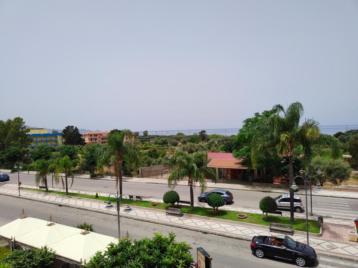"Appartamento Del Mare Gliaca" Con Vista Isole Eolie,Ampia Terrazza,Wifi E Parcheggio Privato Gratuito Piraino Dış mekan fotoğraf