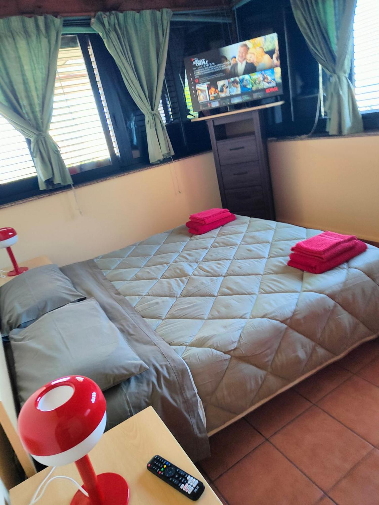 "Appartamento Del Mare Gliaca" Con Vista Isole Eolie,Ampia Terrazza,Wifi E Parcheggio Privato Gratuito Piraino Dış mekan fotoğraf